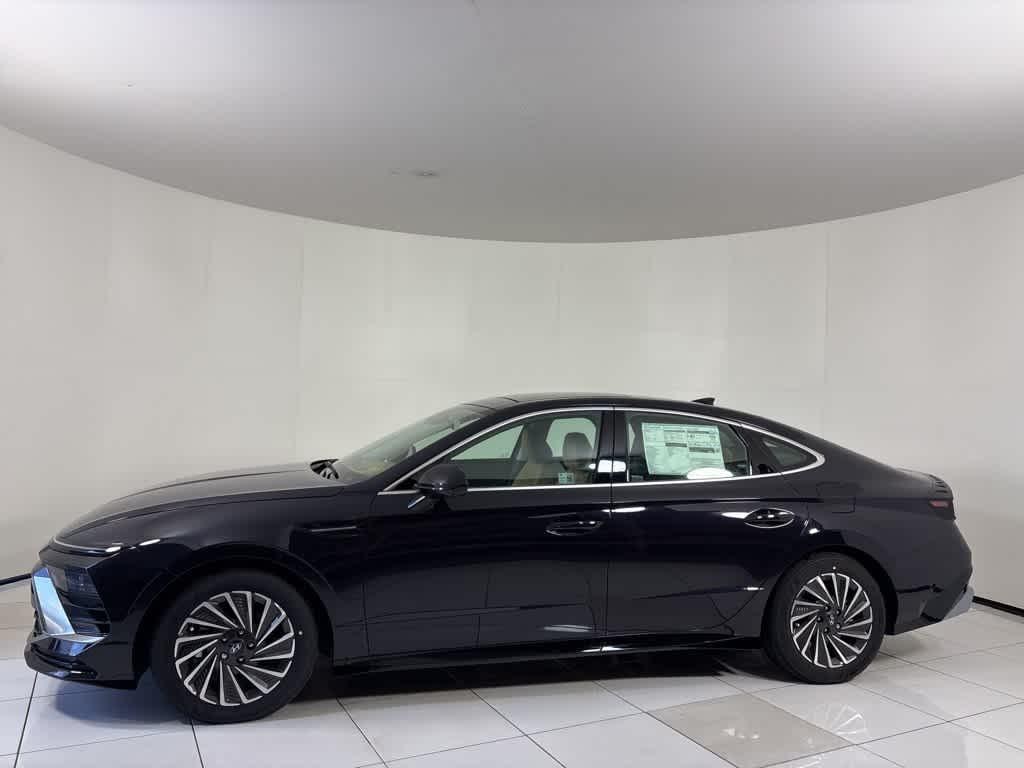 New 2025 Hyundai Sonata Hybrid Limited Sedan