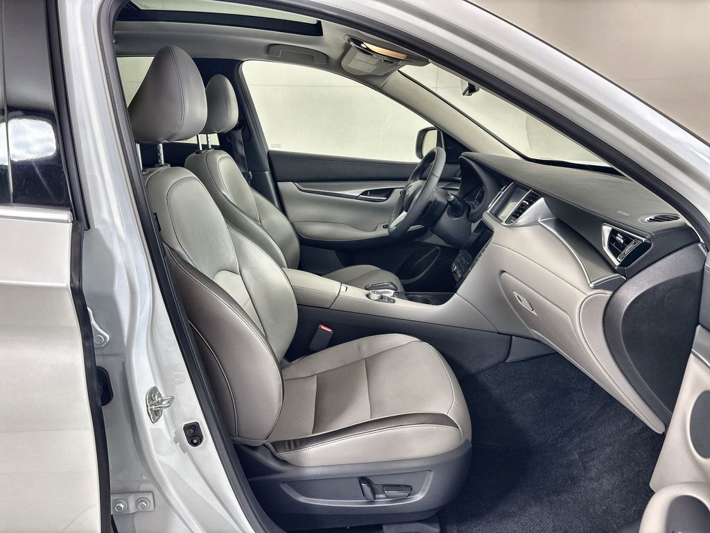 Thumbnail: 2023 INFINITI QX50 - 25