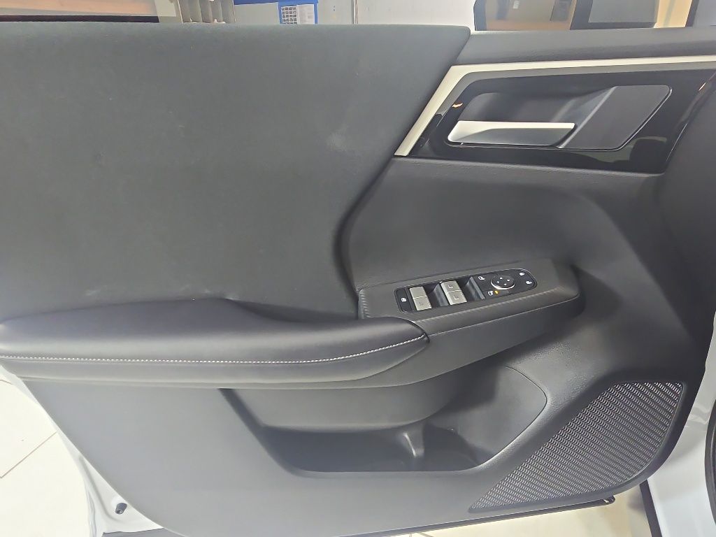 Thumbnail: 2024 Mitsubishi Outlander - 10