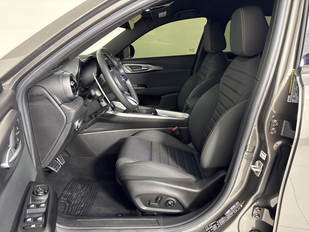 Thumbnail: 2024 Alfa Romeo Tonale - 14