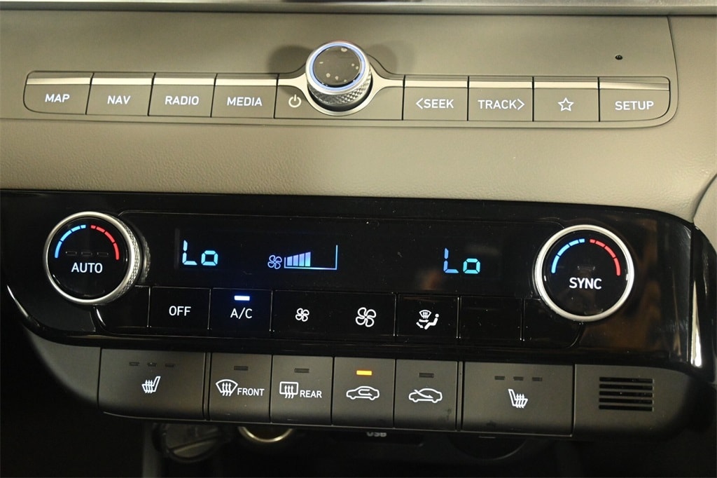 Thumbnail: 2025 Hyundai Elantra - 21