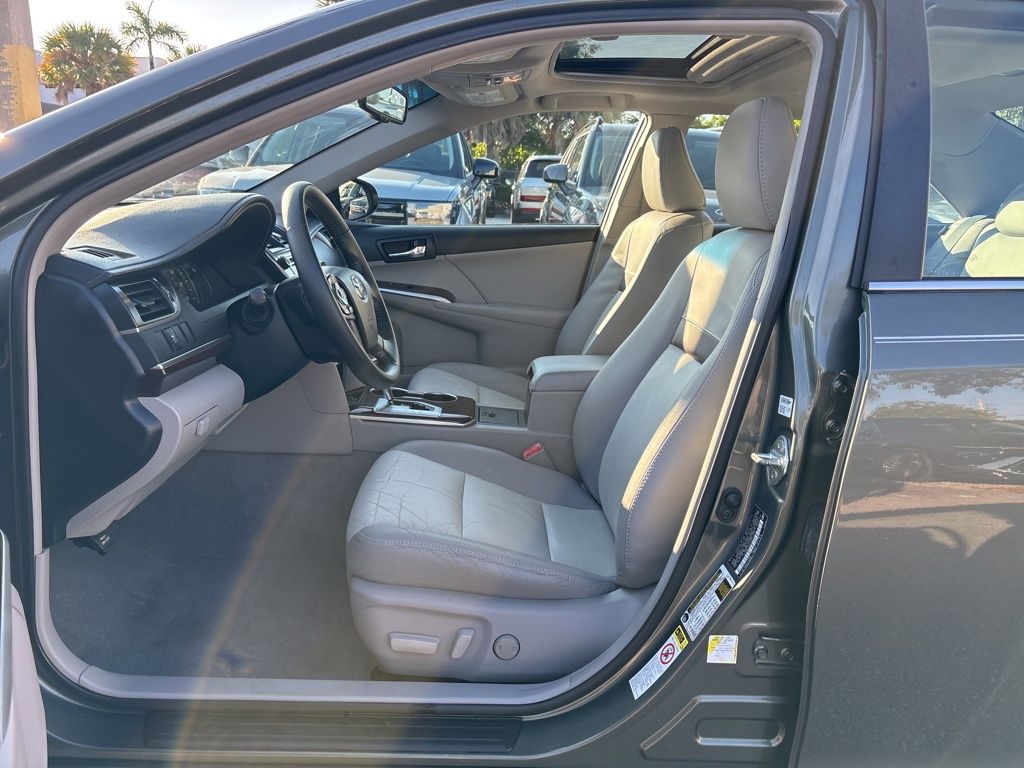 Thumbnail: 2012 Toyota Camry - 11