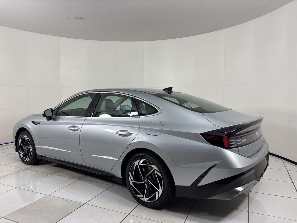 Thumbnail: 2026 Hyundai Sonata - 3