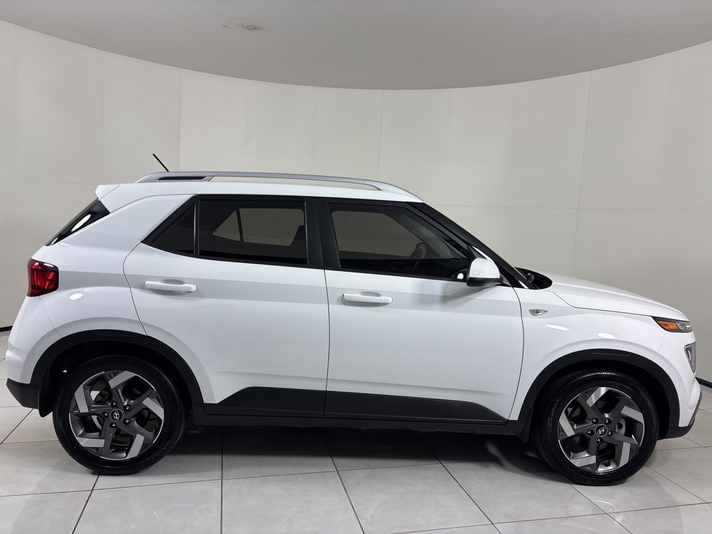 Thumbnail: 2023 Hyundai Venue - 6