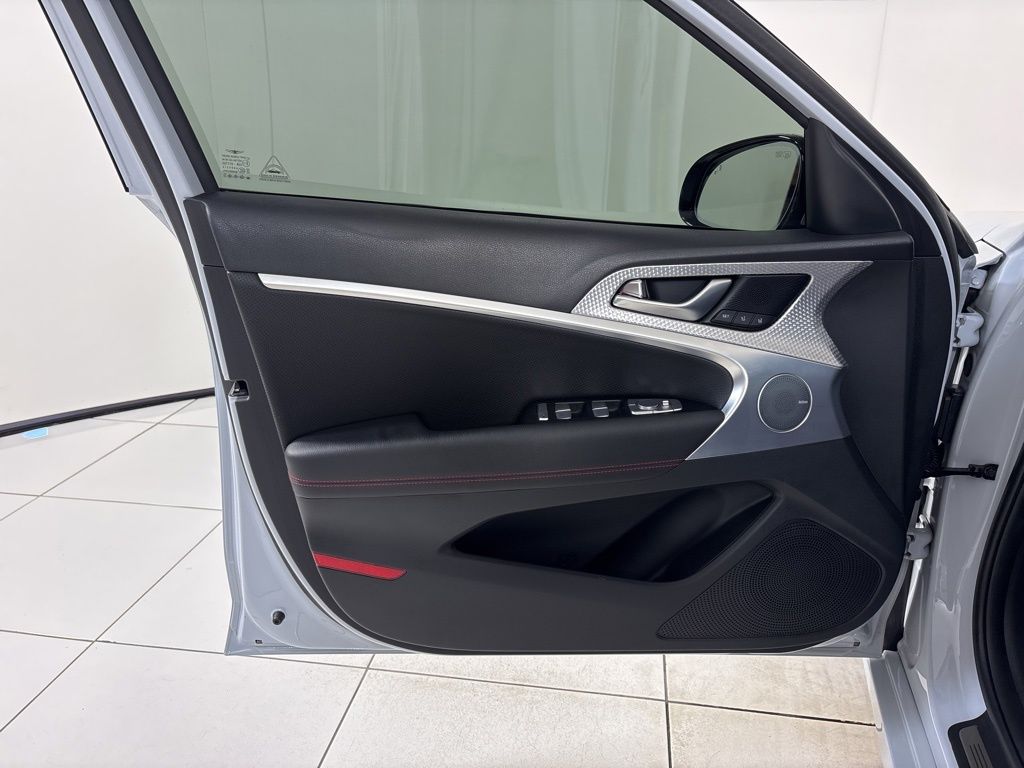 Thumbnail: 2023 Genesis G70 - 19