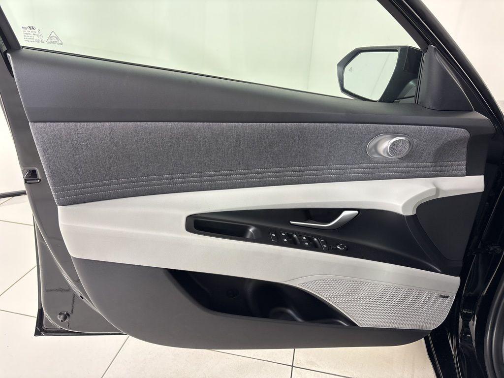Thumbnail: 2026 Hyundai Elantra - 16