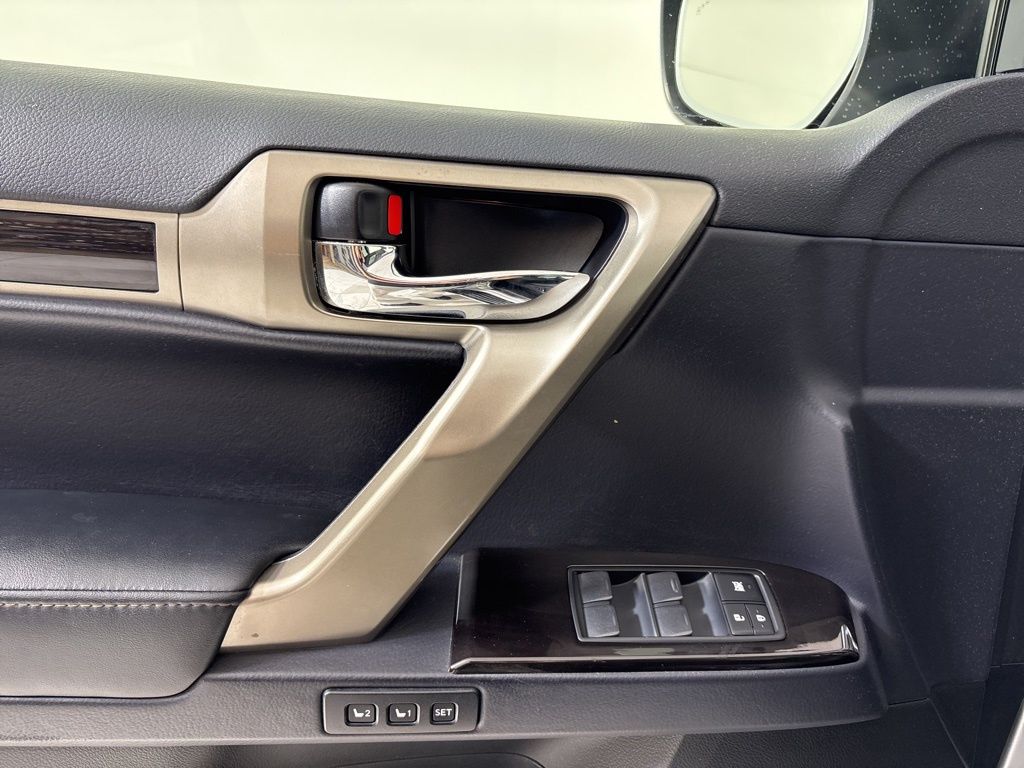 Thumbnail: 2019 Lexus GX - 19