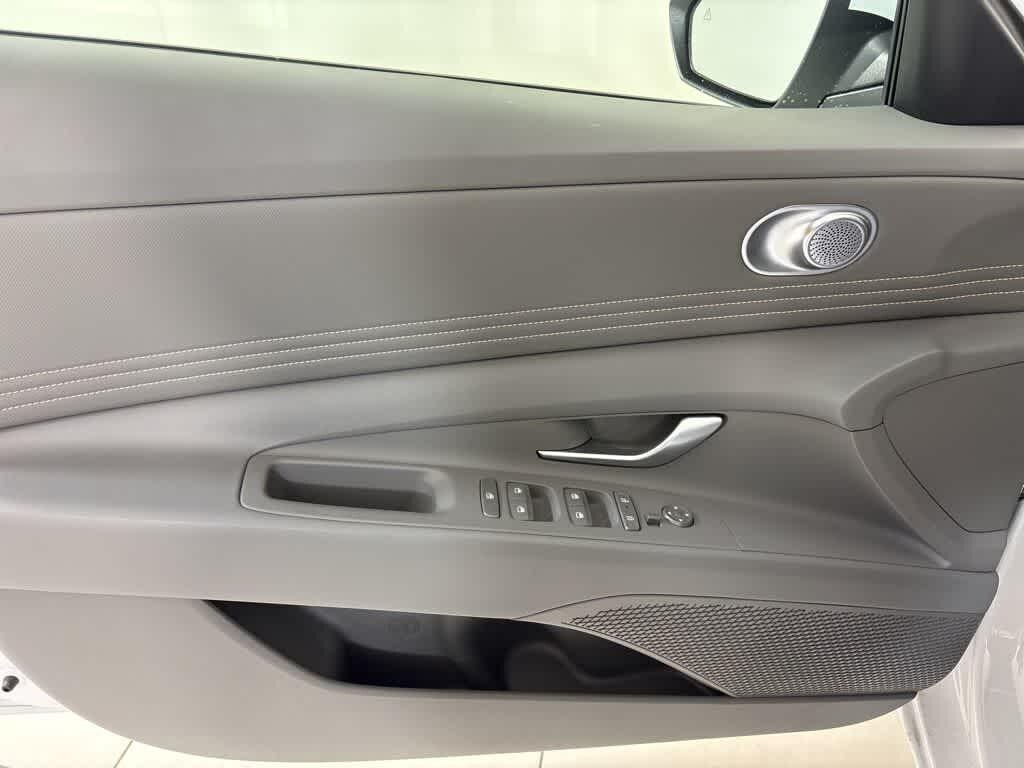 Thumbnail: 2025 Hyundai Elantra - 16