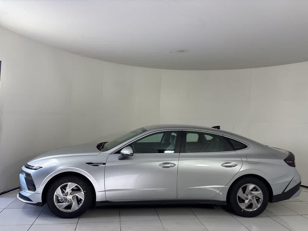 New 2025 Hyundai Sonata SE Sedan