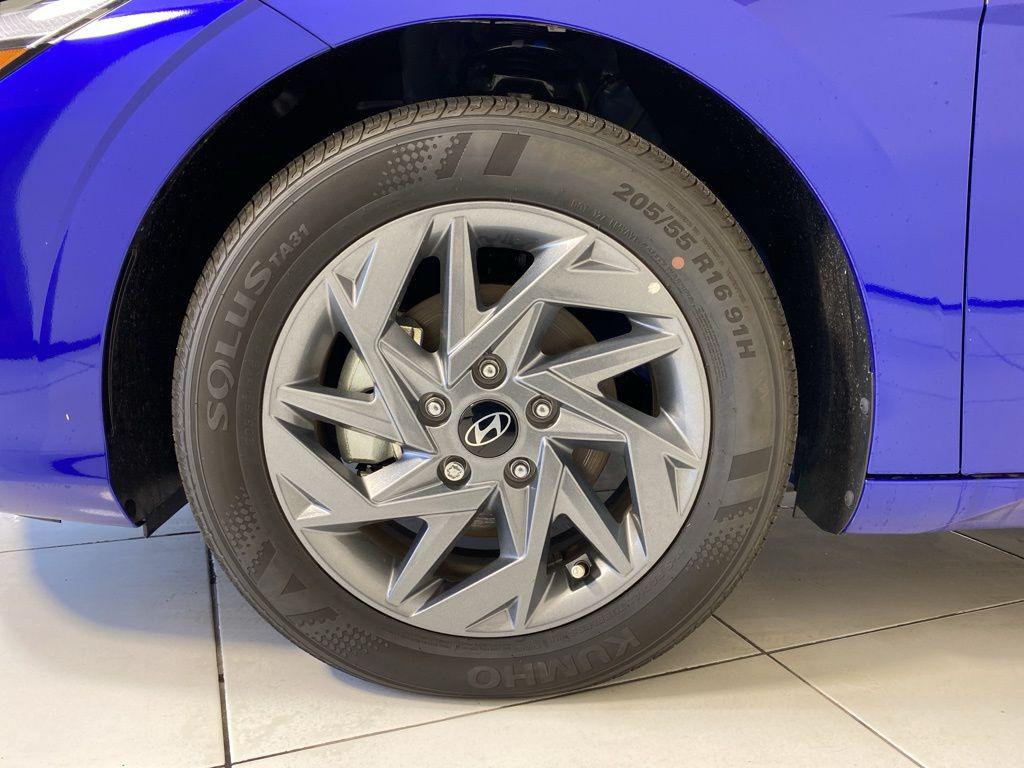 Thumbnail: 2025 Hyundai Elantra - 9