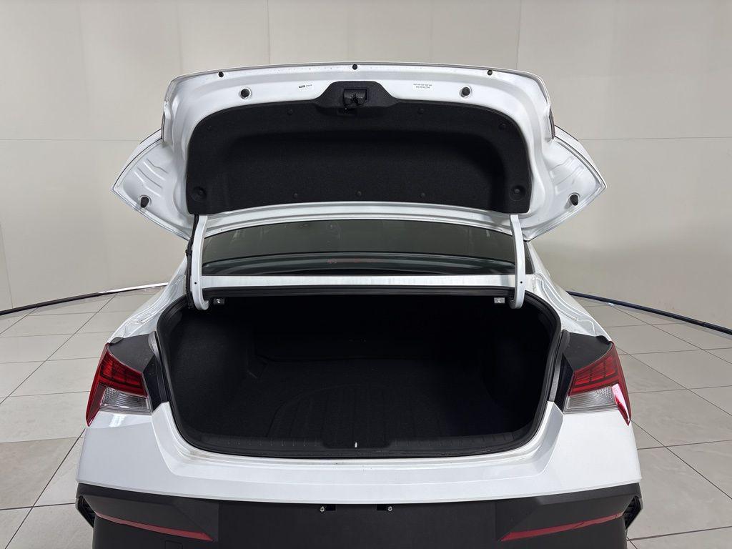 Thumbnail: 2025 Hyundai Elantra - 23