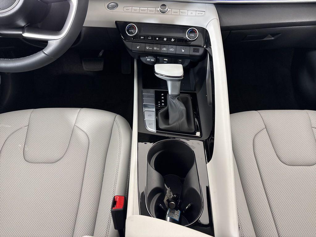 Thumbnail: 2026 Hyundai Elantra - 22