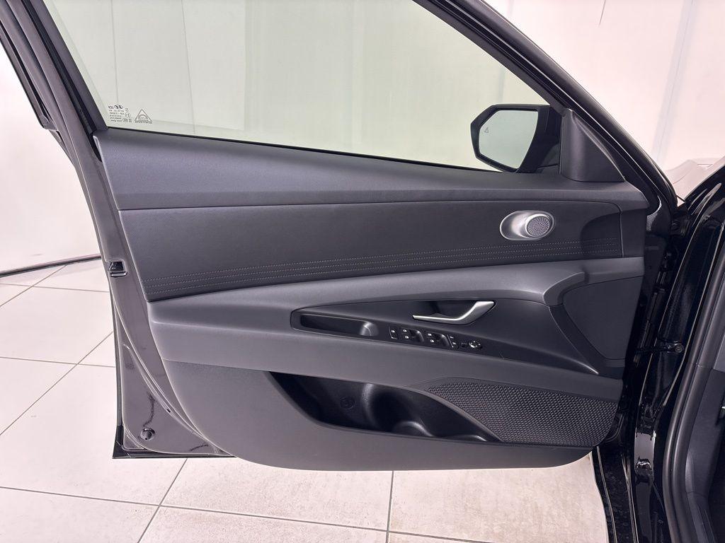 Thumbnail: 2026 Hyundai Elantra - 17