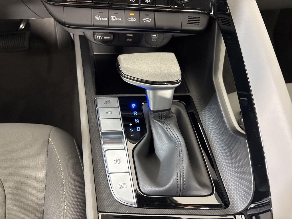 Thumbnail: 2025 Hyundai Elantra - 27