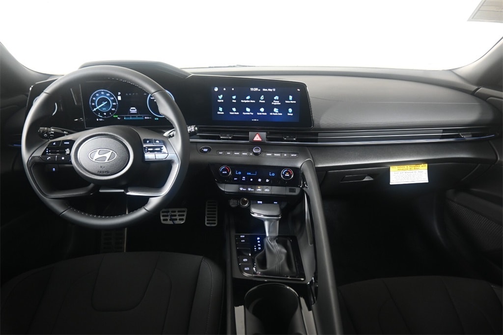 Thumbnail: 2025 Hyundai Elantra - 14