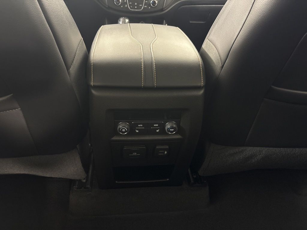 Thumbnail: 2018 Chevrolet Traverse - 27