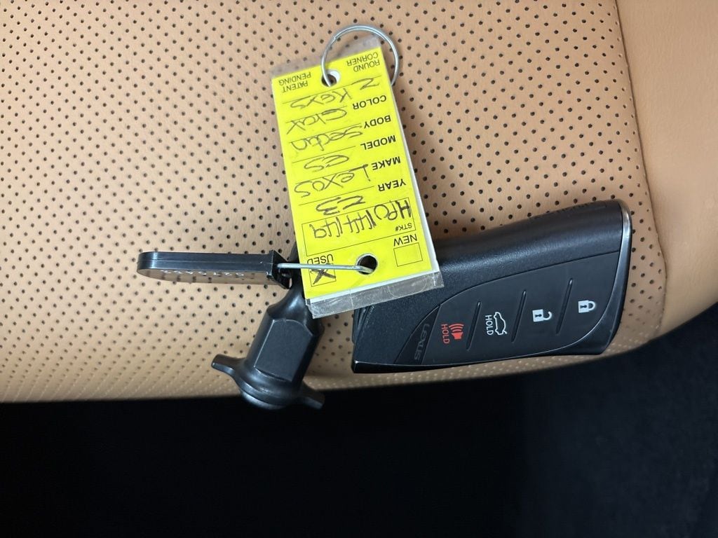 Thumbnail: 2023 Lexus ES - 30