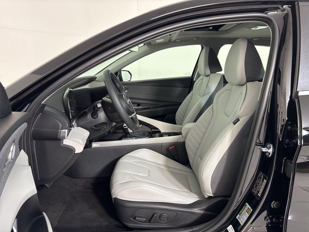 Thumbnail: 2026 Hyundai Elantra - 14