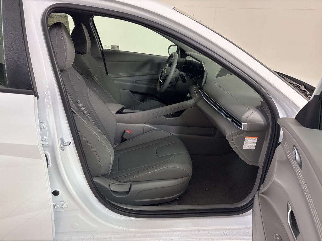 Thumbnail: 2025 Hyundai Elantra - 12