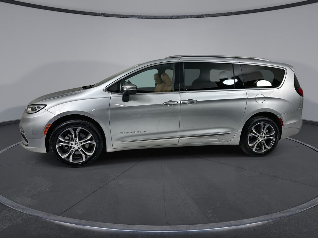Thumbnail: 2023 Chrysler Pacifica - 5