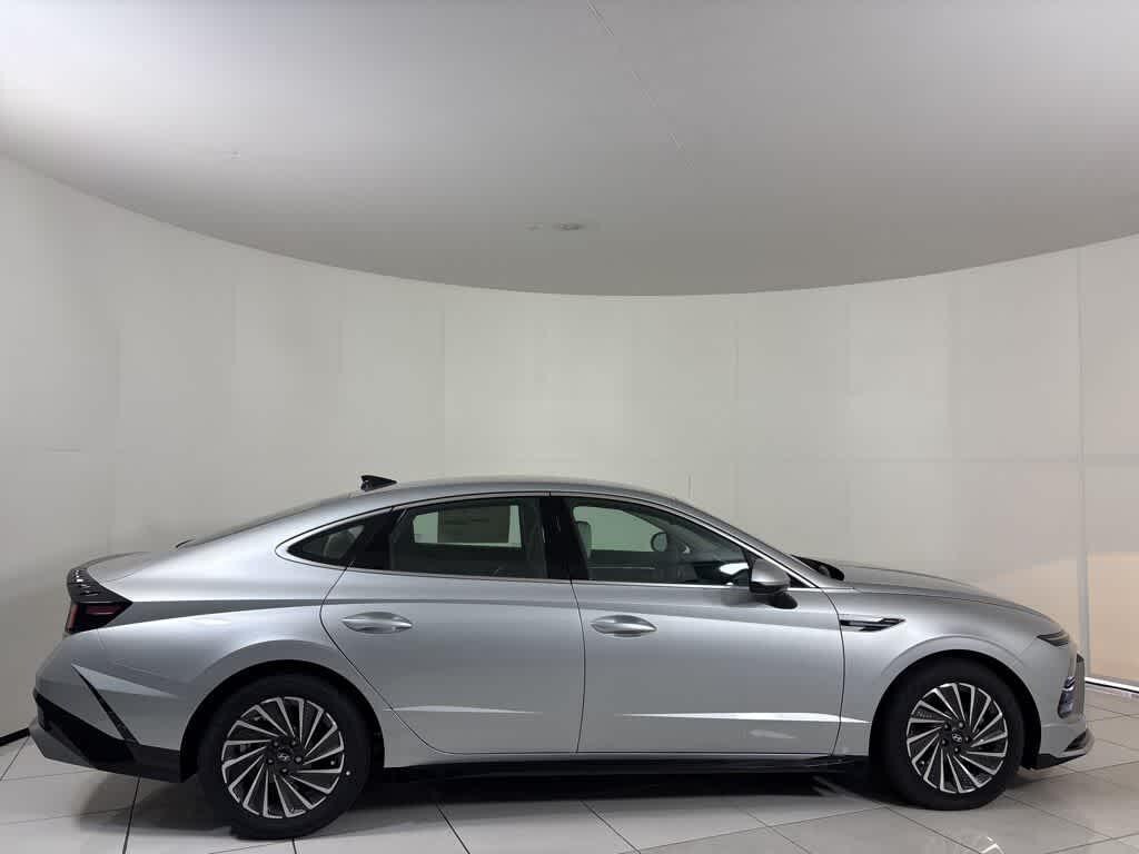 Thumbnail: 2025 Hyundai Sonata - 6