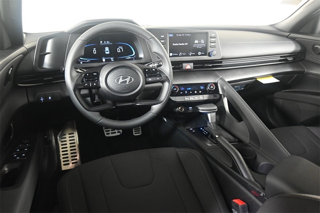 Thumbnail: 2025 Hyundai Elantra - 11