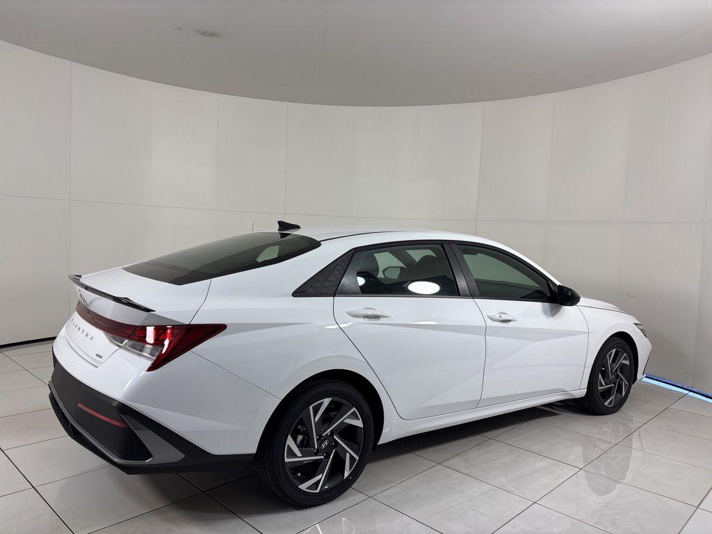 Thumbnail: 2025 Hyundai Elantra - 5