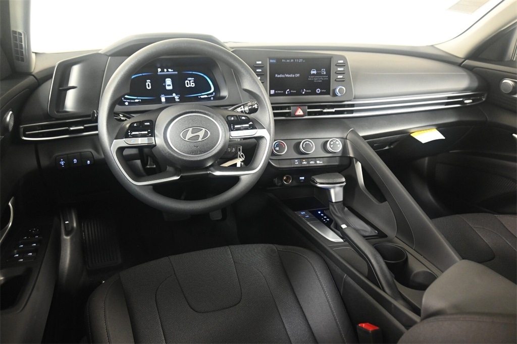Thumbnail: 2025 Hyundai Elantra - 11