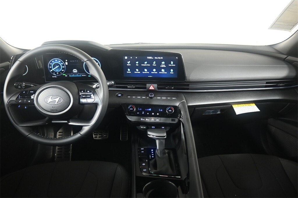 Thumbnail: 2025 Hyundai Elantra - 14