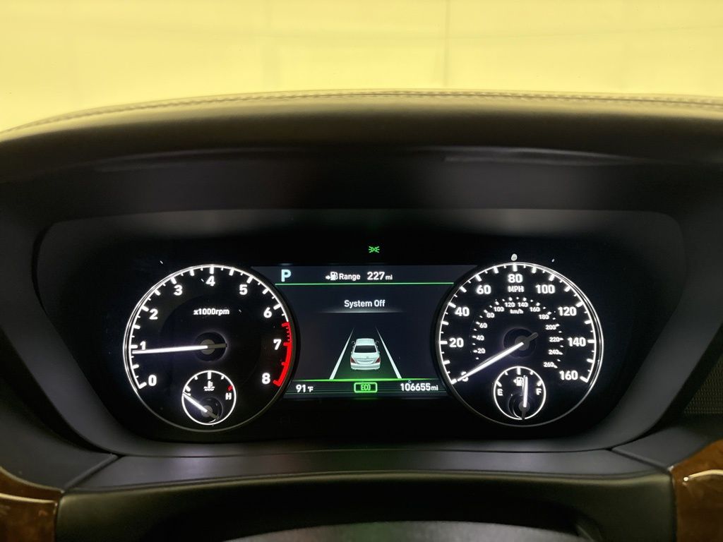 Thumbnail: 2017 Genesis G90 - 28