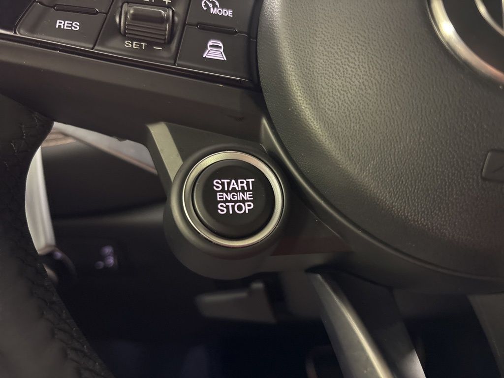 Thumbnail: 2024 Alfa Romeo Tonale - 37