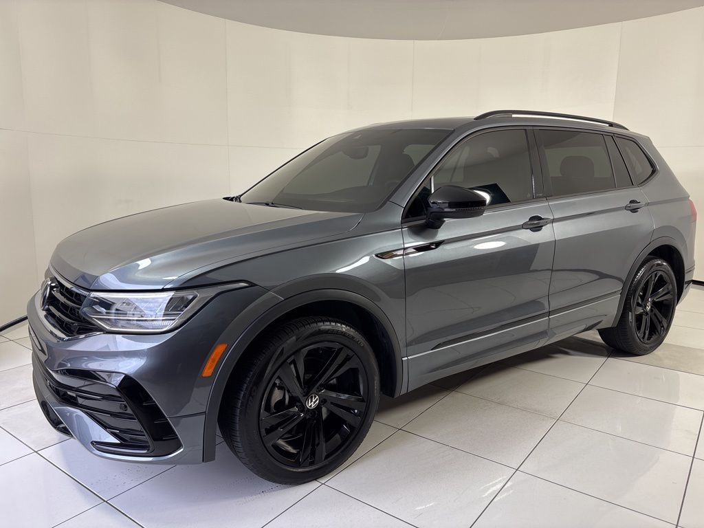 Thumbnail: 2023 Volkswagen Tiguan - 1