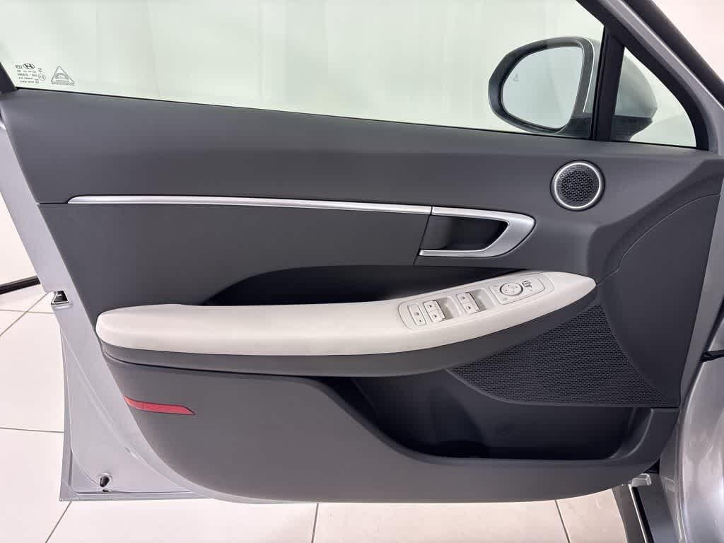 Thumbnail: 2025 Hyundai Sonata - 16