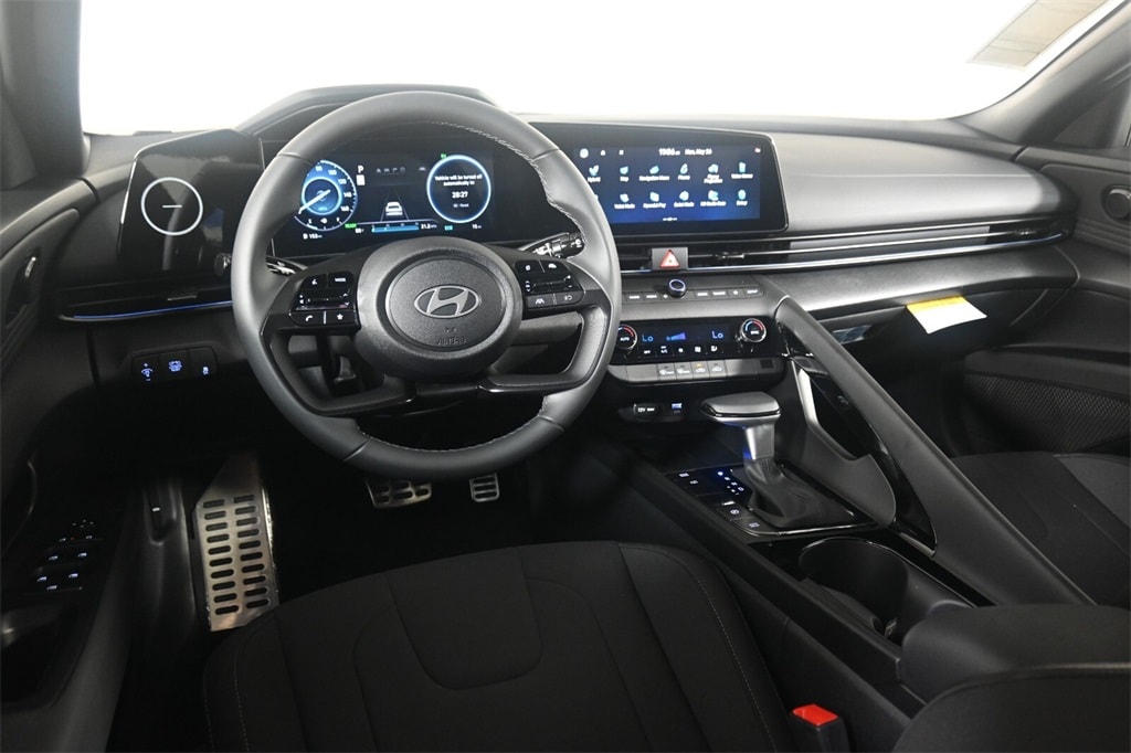 Thumbnail: 2025 Hyundai Elantra - 11