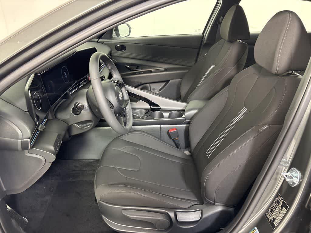 Thumbnail: 2025 Hyundai Elantra - 14