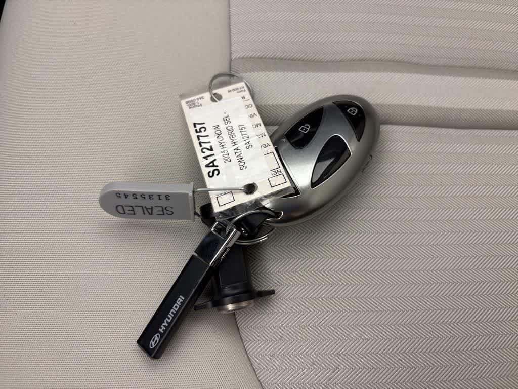 Thumbnail: 2025 Hyundai Sonata - 28