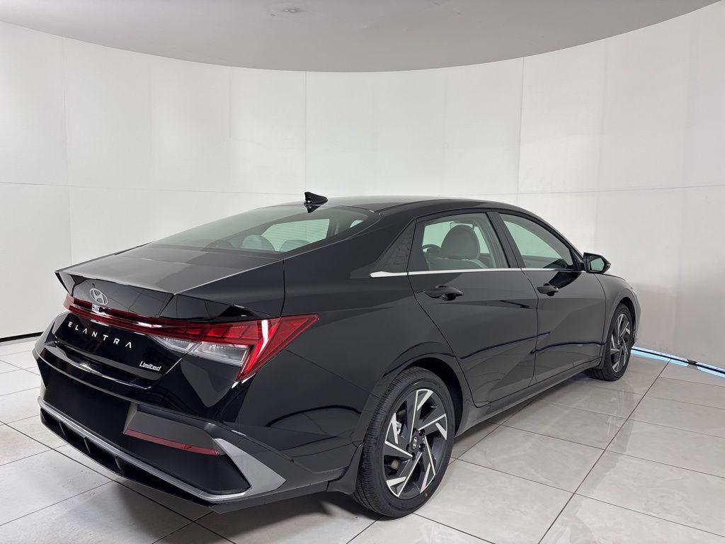 Thumbnail: 2026 Hyundai Elantra - 5