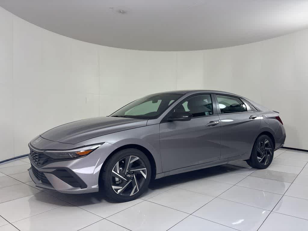 New 2025 Hyundai Elantra Hybrid SEL Sport Sedan