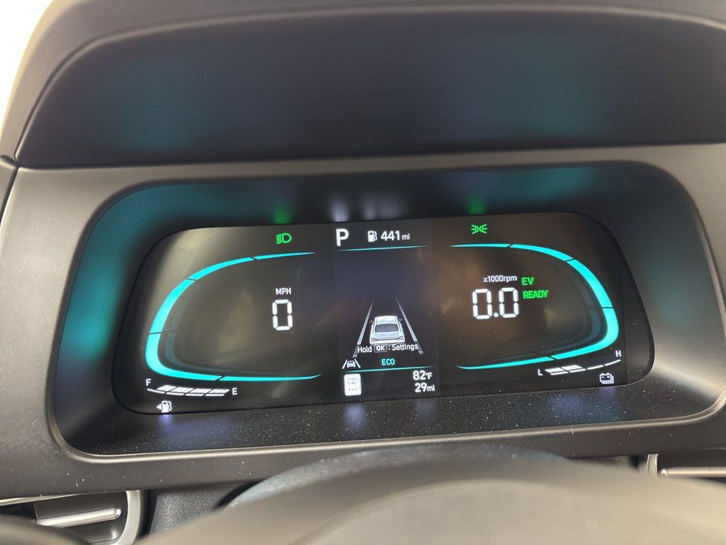 Thumbnail: 2025 Hyundai Elantra - 24