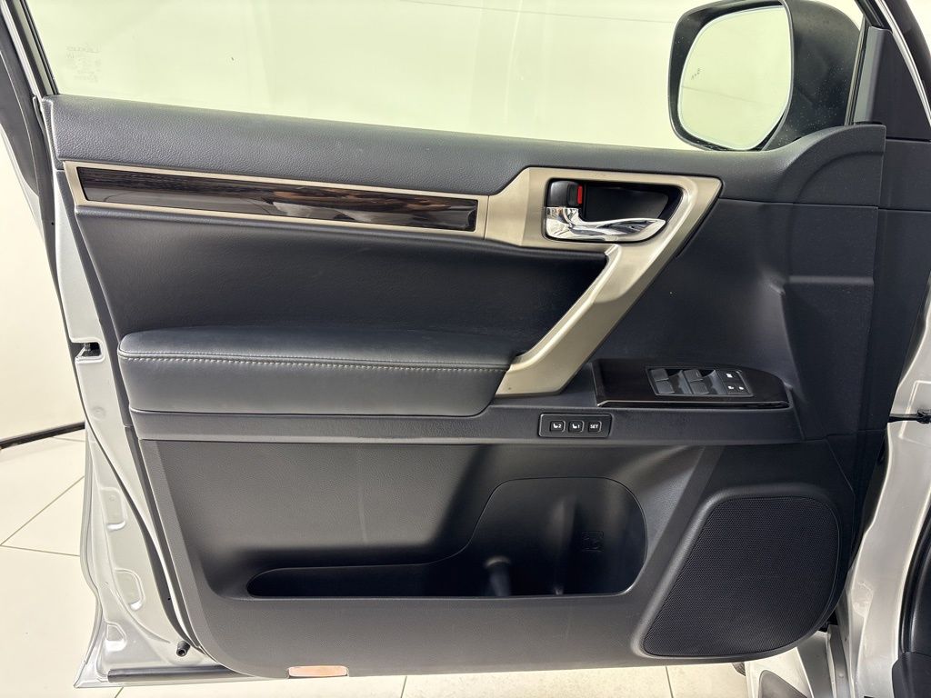 Thumbnail: 2019 Lexus GX - 18