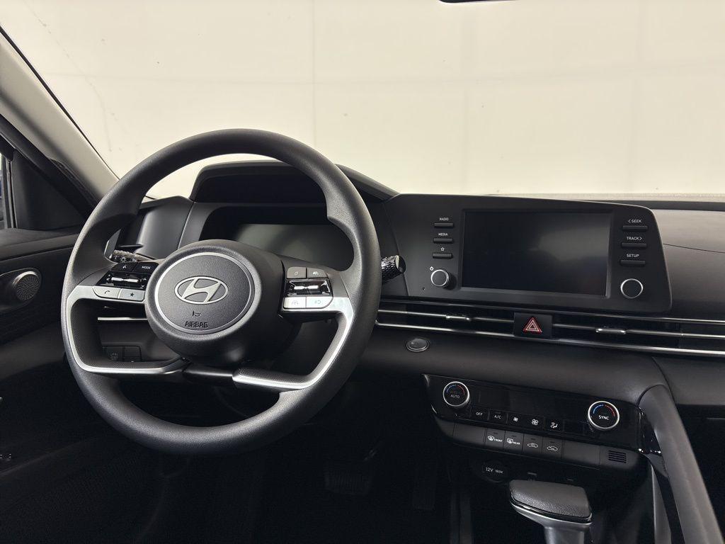 Thumbnail: 2025 Hyundai Elantra - 21