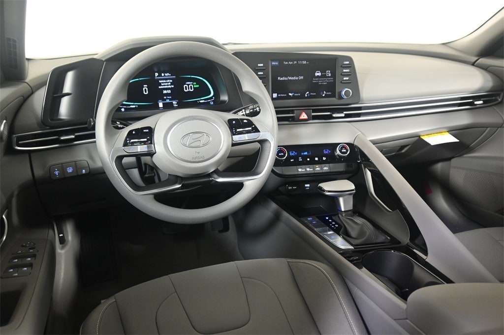 Thumbnail: 2025 Hyundai Elantra - 11