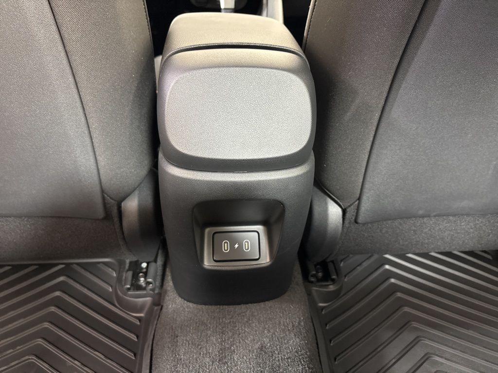 Thumbnail: 2025 Hyundai Elantra - 23