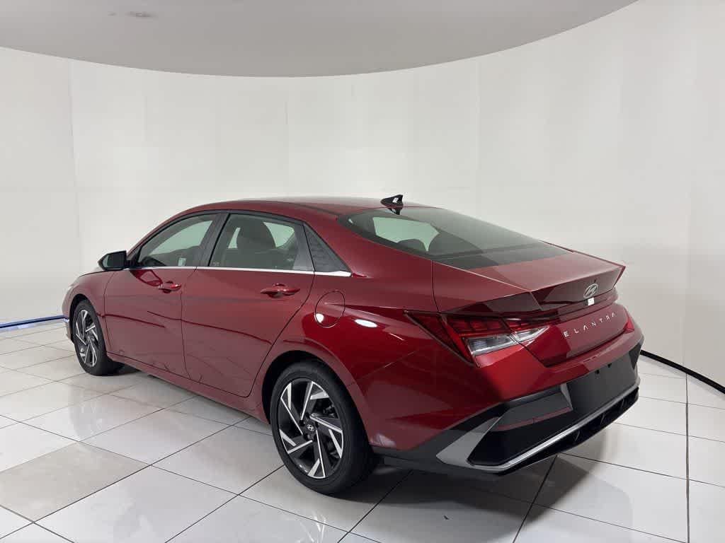 Thumbnail: 2025 Hyundai Elantra - 3