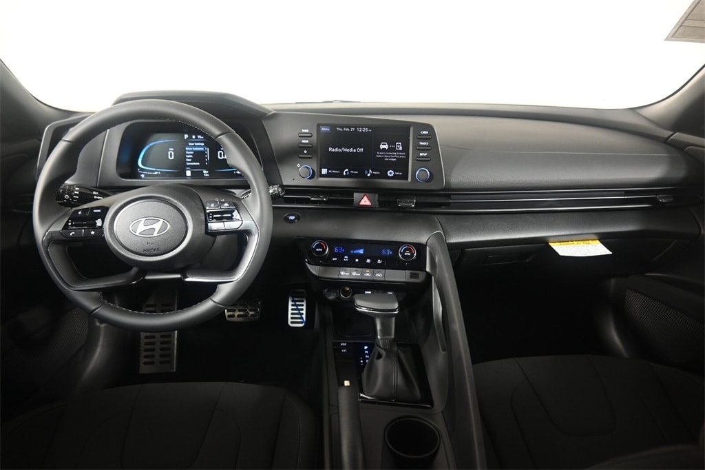 Thumbnail: 2025 Hyundai Elantra - 14