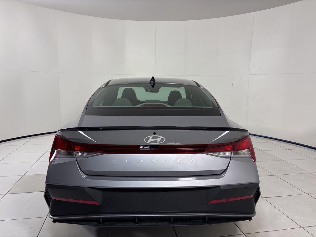 Thumbnail: 2026 Hyundai Elantra - 4