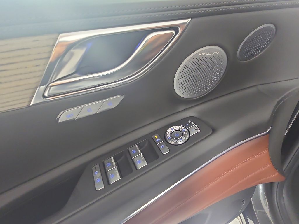 Thumbnail: 2025 Genesis GV80 - 13