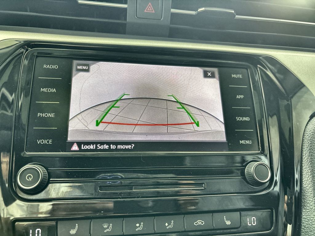 Thumbnail: 2020 Volkswagen Passat - 23