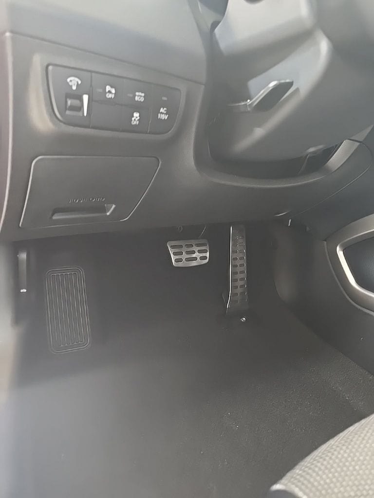 Thumbnail: 2016 Hyundai Veloster - 14