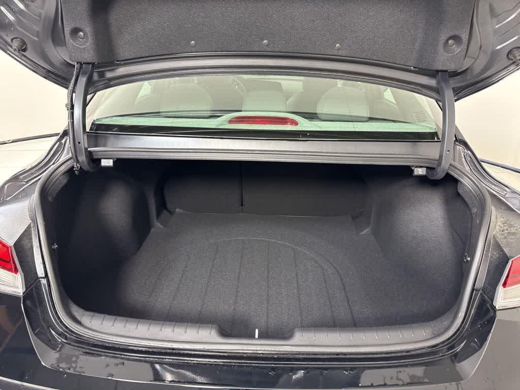 Thumbnail: 2025 Hyundai Elantra - 23